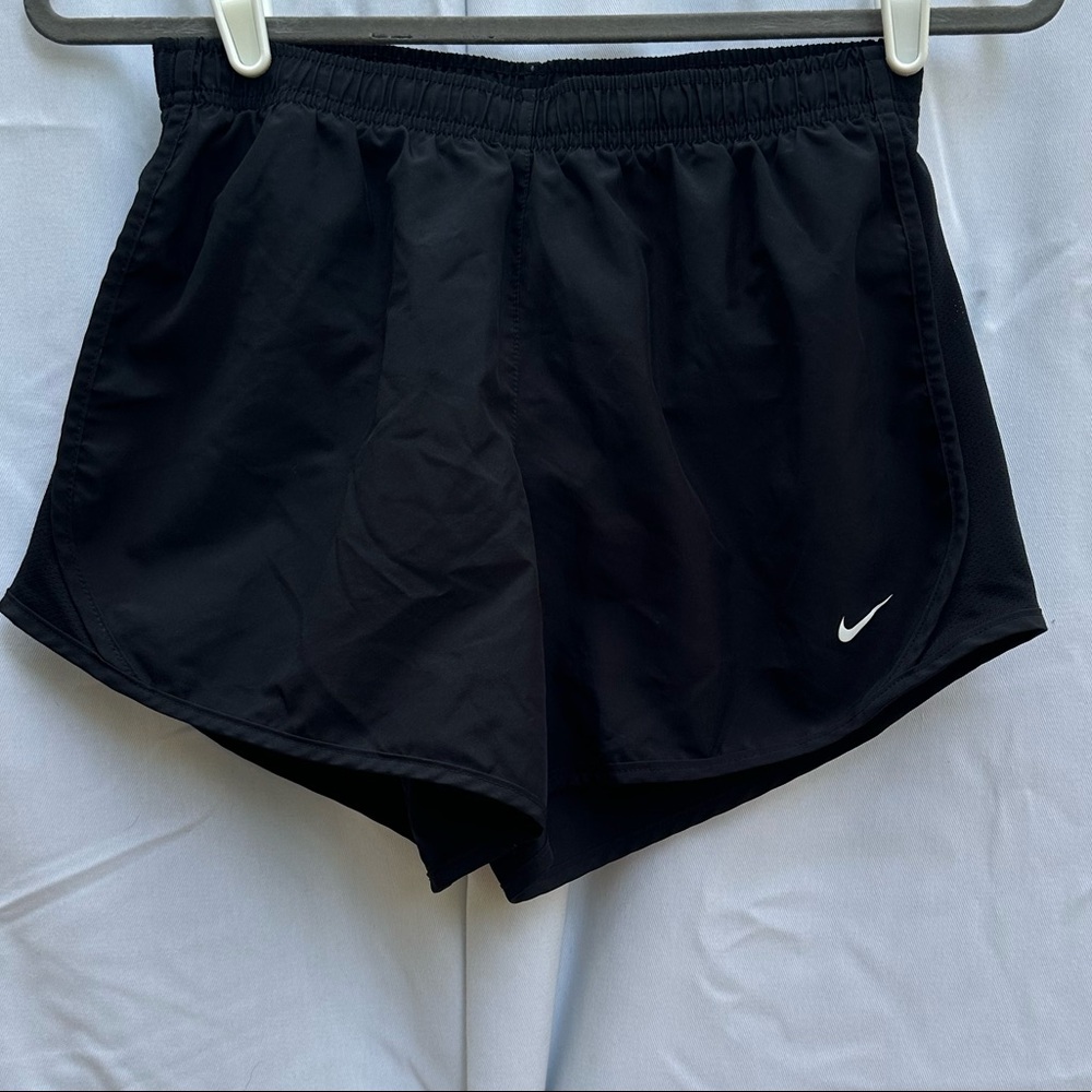 Nike Girls Dri Fit Shorts Black Size XL
